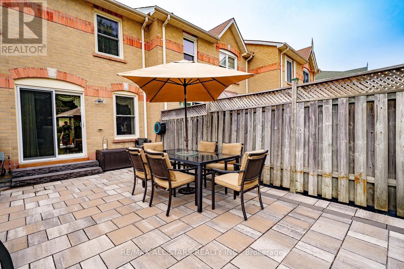 9 STEEPLEVIEW CRESCENT