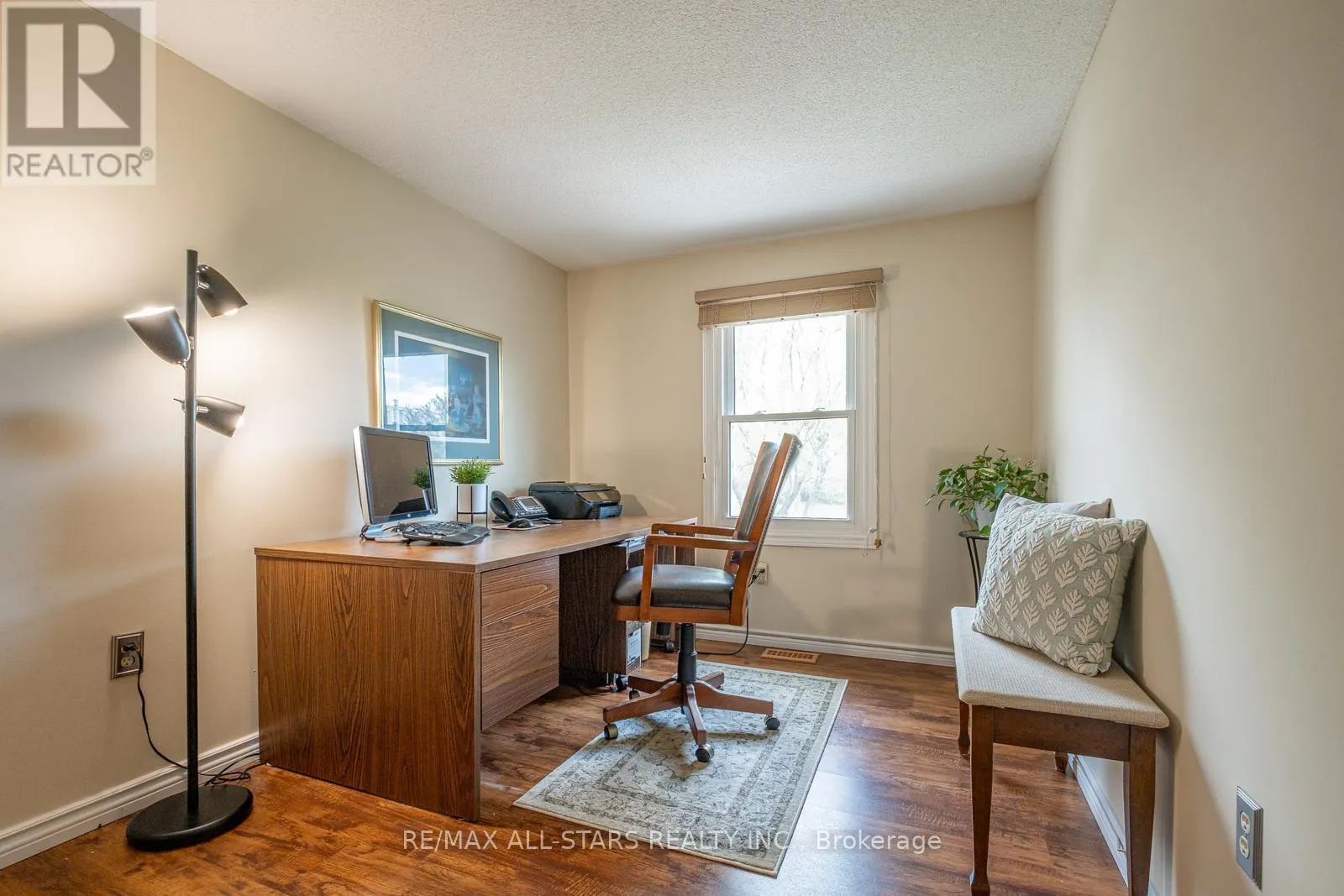 9 STEEPLEVIEW CRESCENT