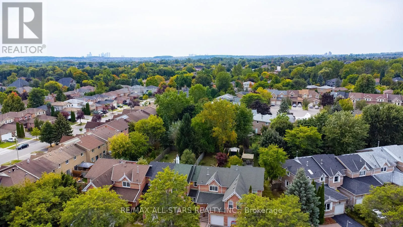 9 STEEPLEVIEW CRESCENT