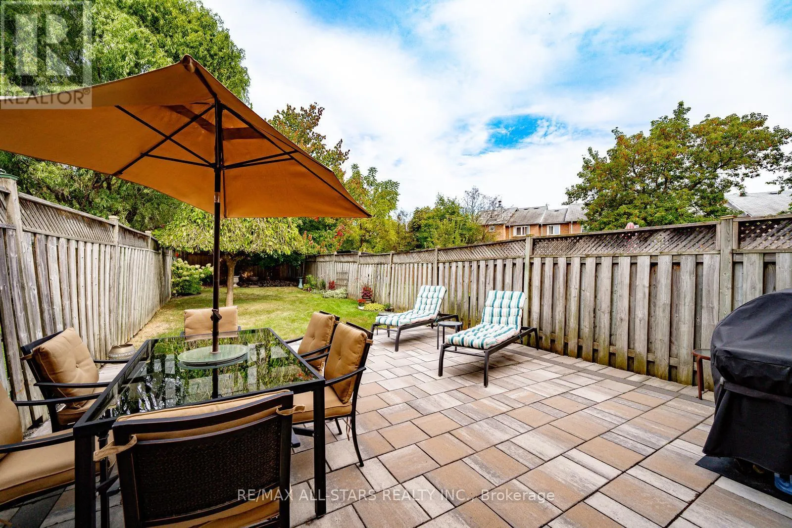 9 STEEPLEVIEW CRESCENT
