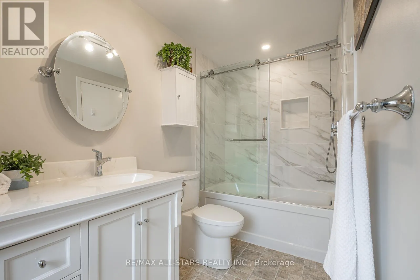 9 STEEPLEVIEW CRESCENT