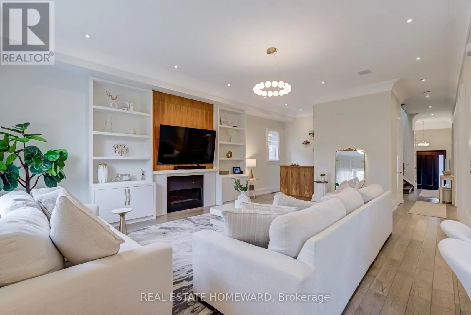 6 MACKAY DRIVE