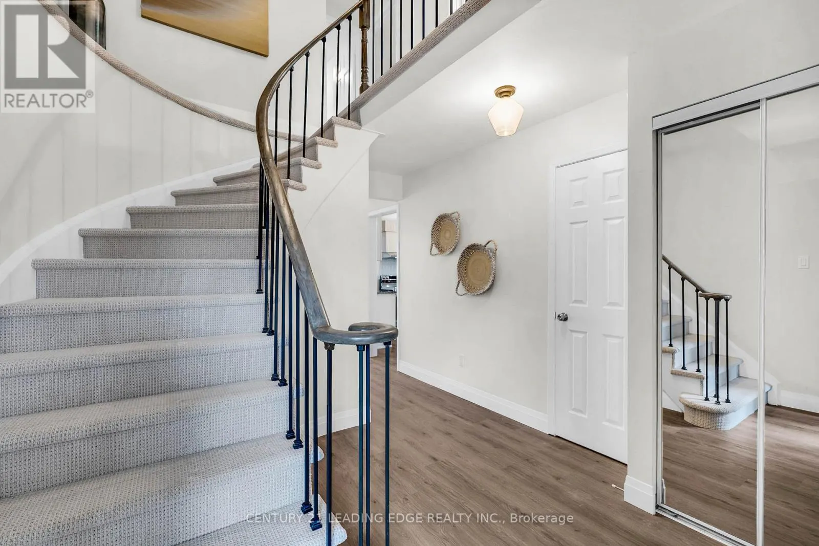 39 LAVRON COURT