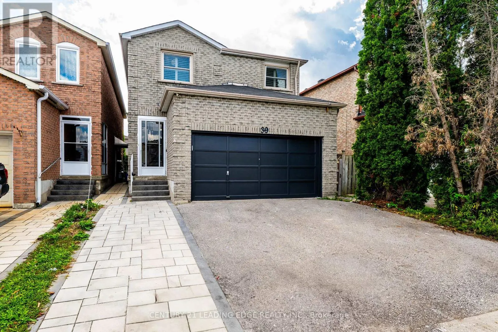 39 LAVRON COURT