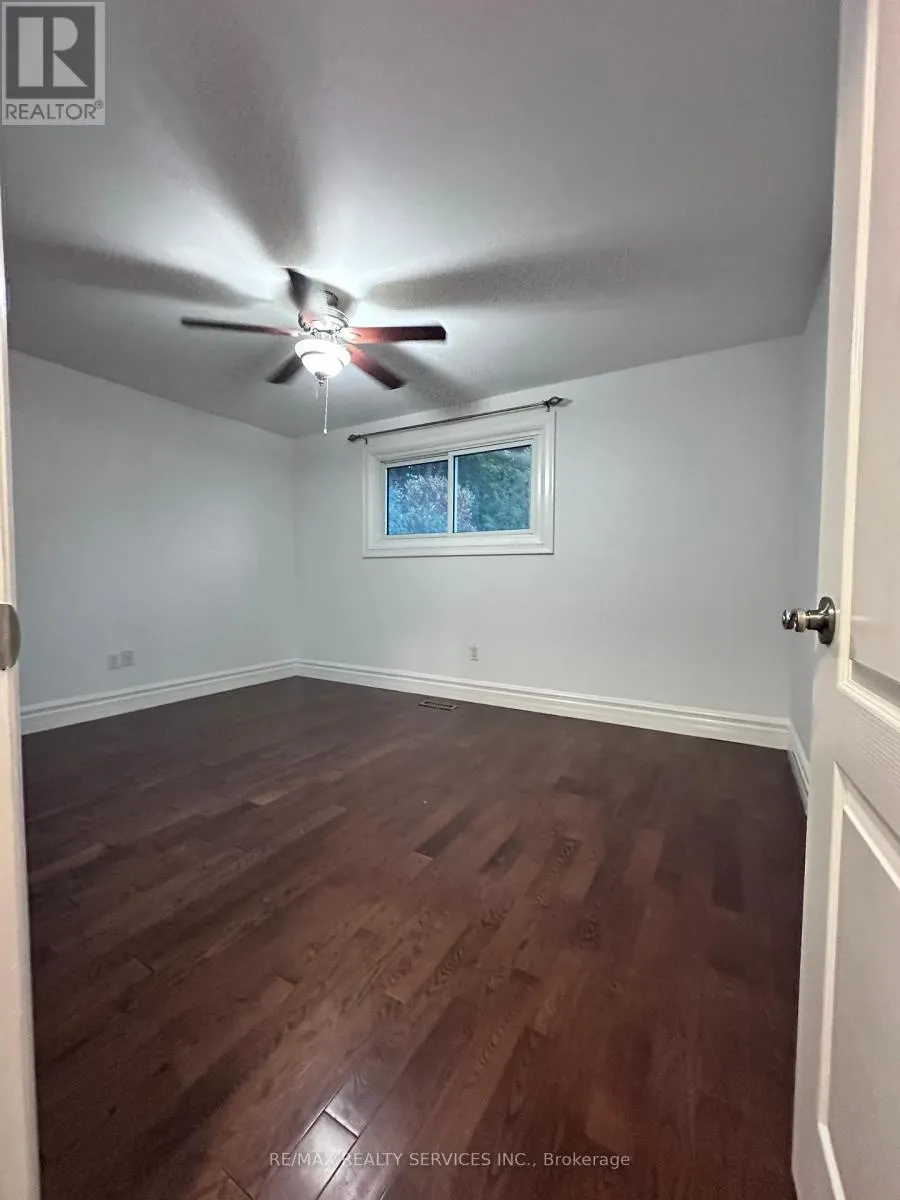 5 HAMMOND CRESCENT