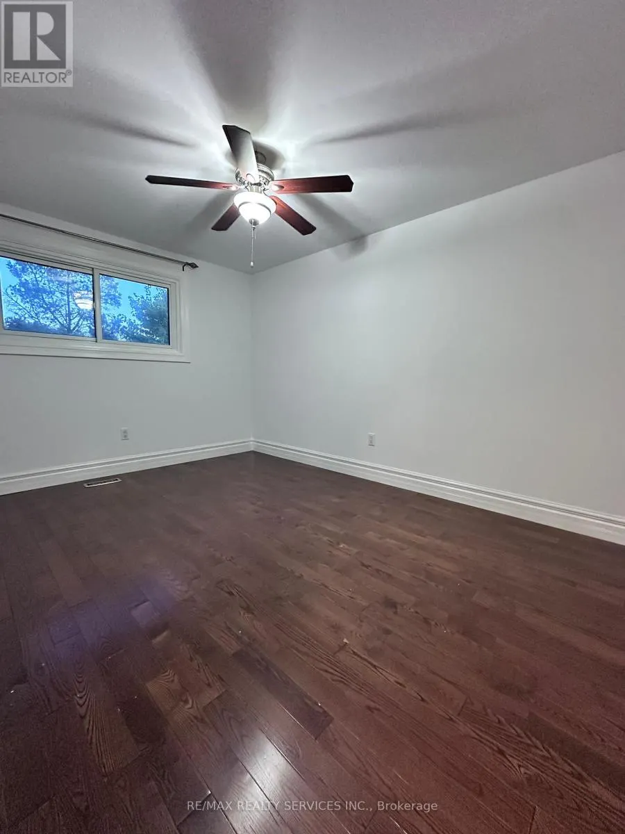 5 HAMMOND CRESCENT
