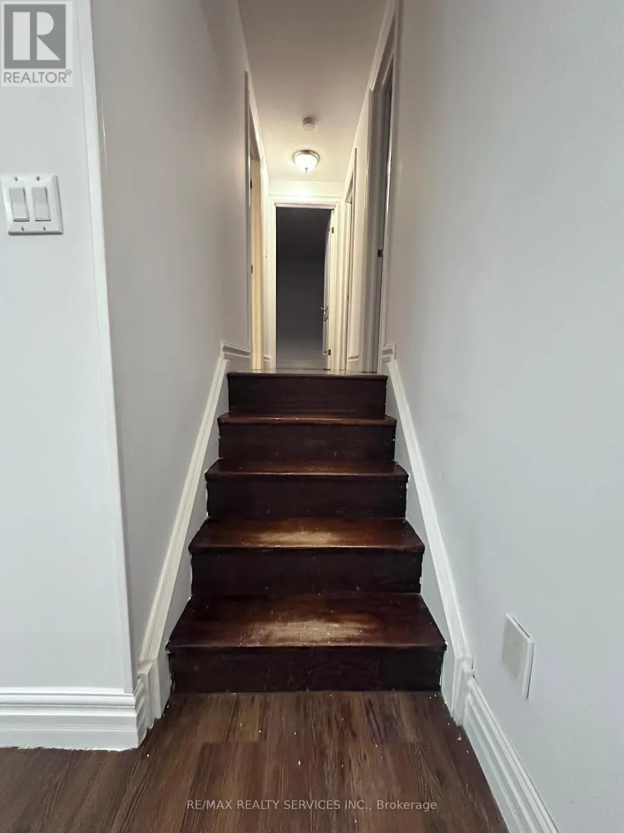5 HAMMOND CRESCENT