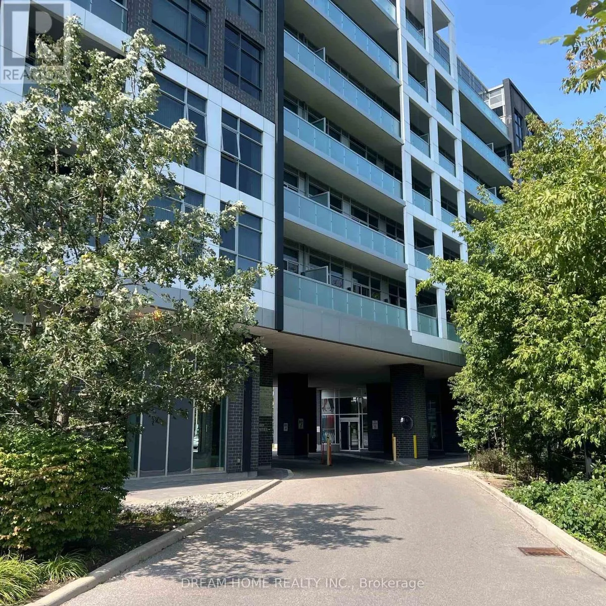 -UNIT 118 - 8763 BAYVIEW AVENUE