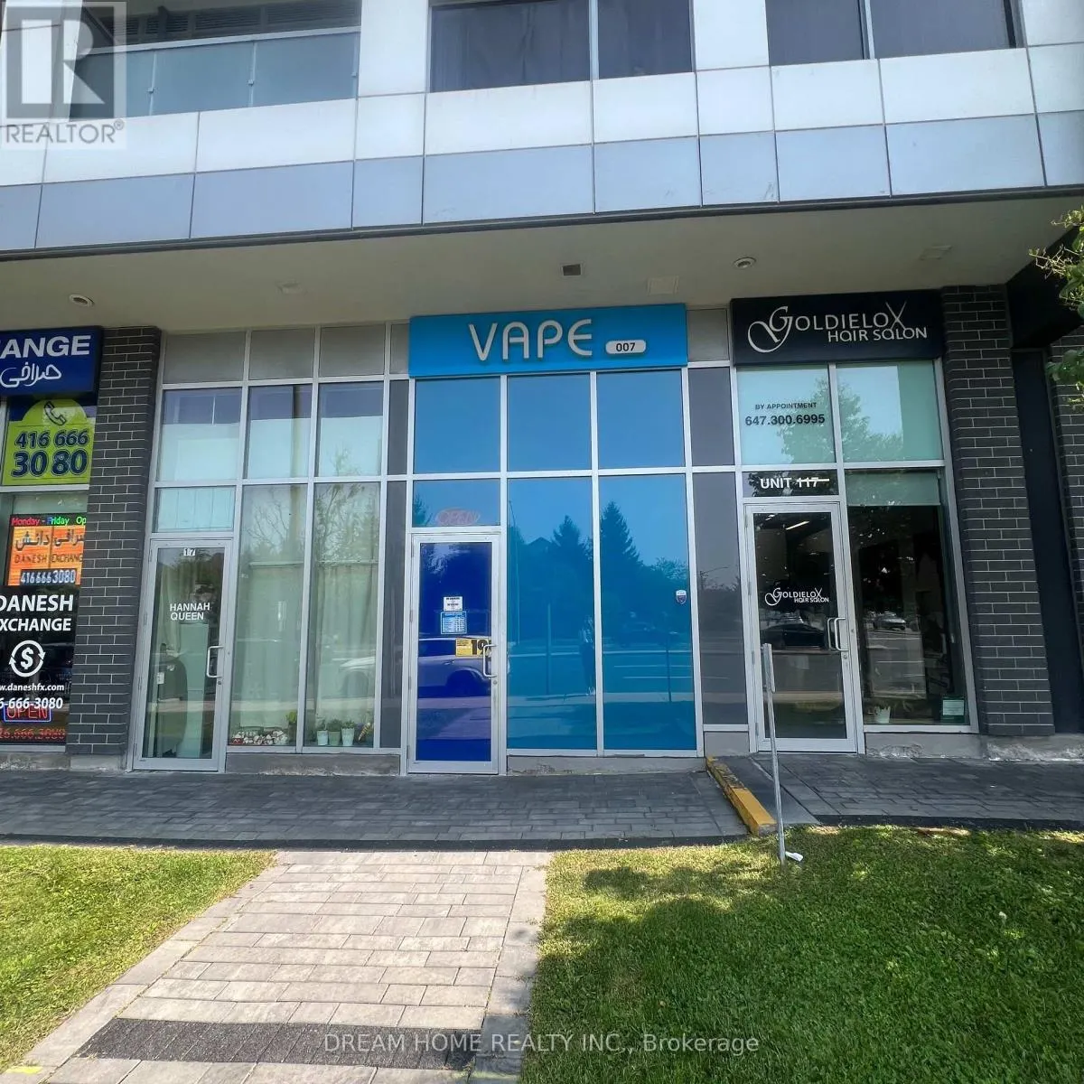 -UNIT 118 - 8763 BAYVIEW AVENUE