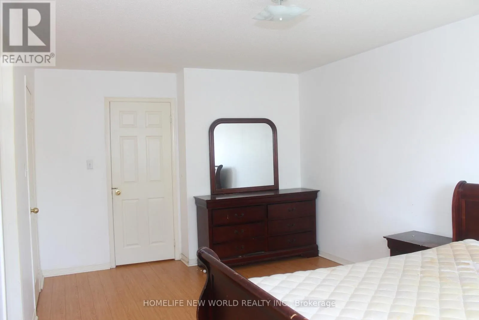 32 SELKIRK DRIVE