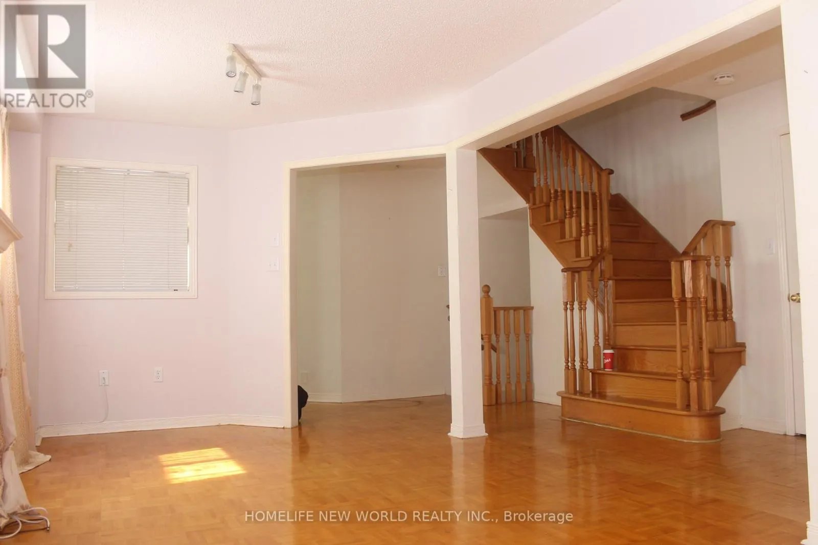 32 SELKIRK DRIVE