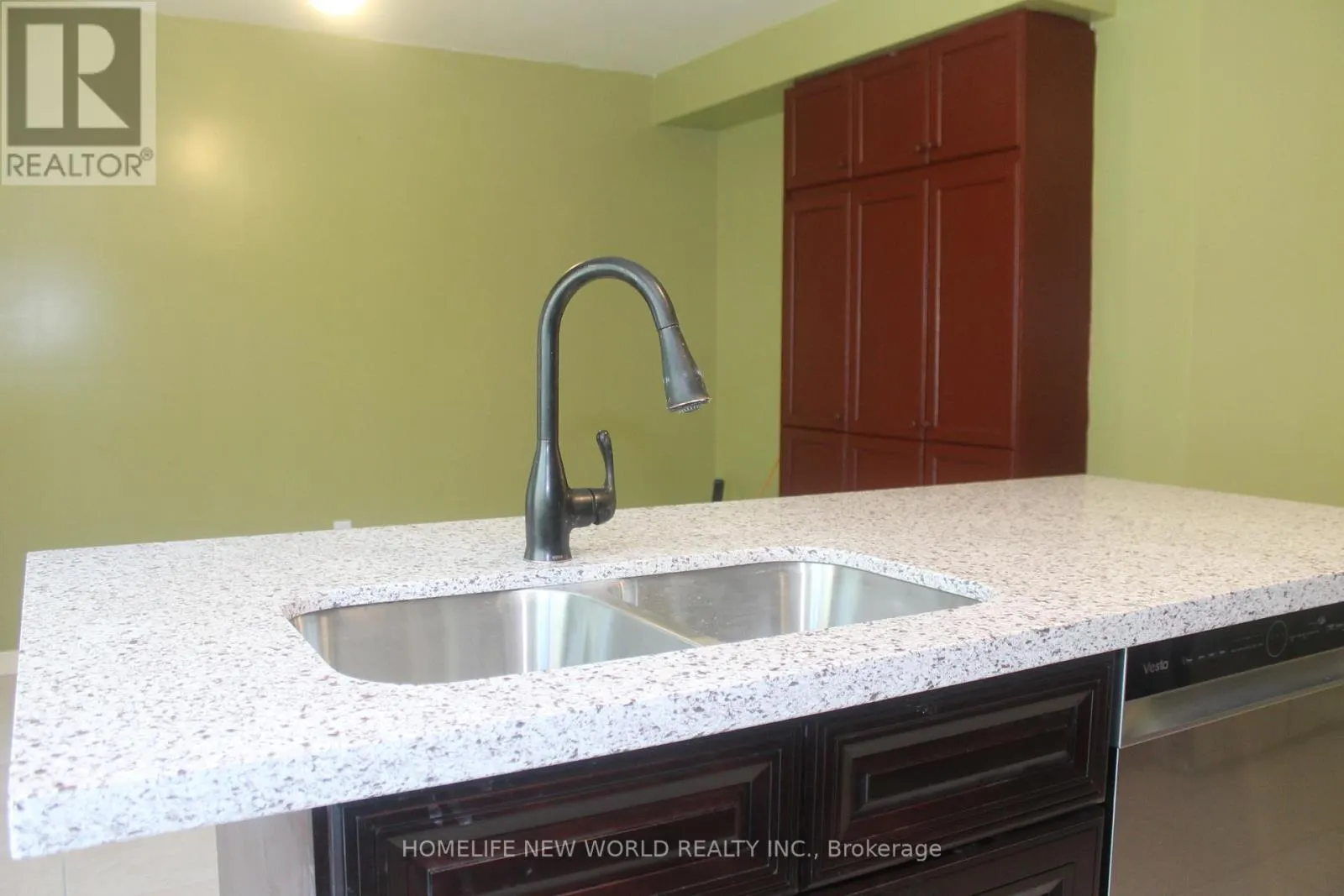 32 SELKIRK DRIVE