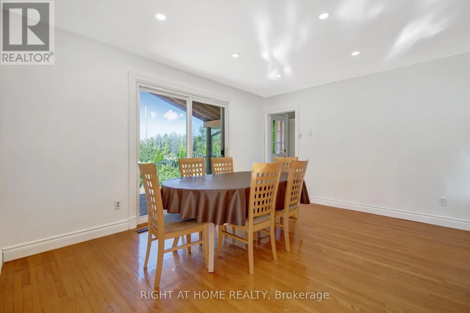 1905 LOCKHART ROAD