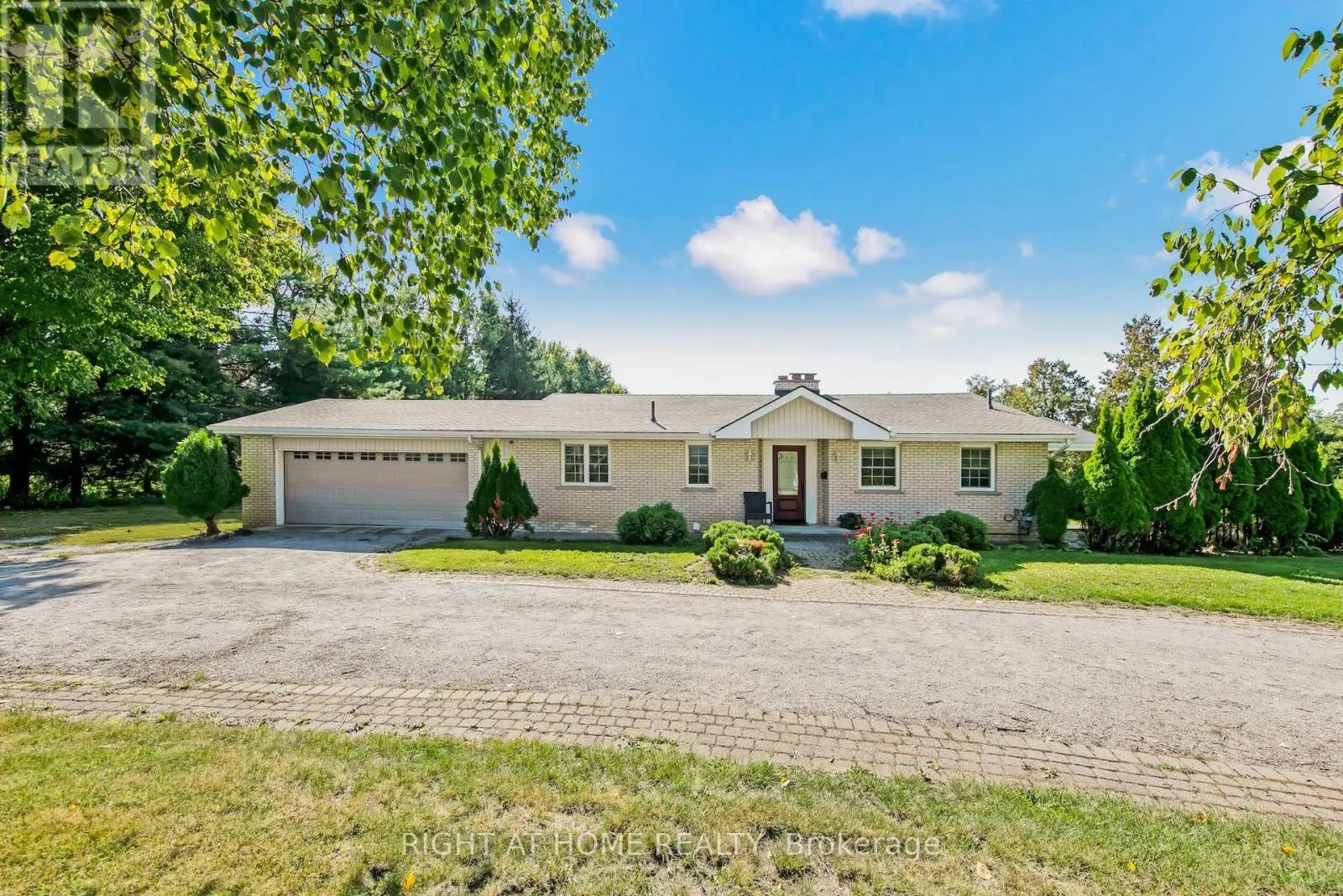 1905 LOCKHART ROAD