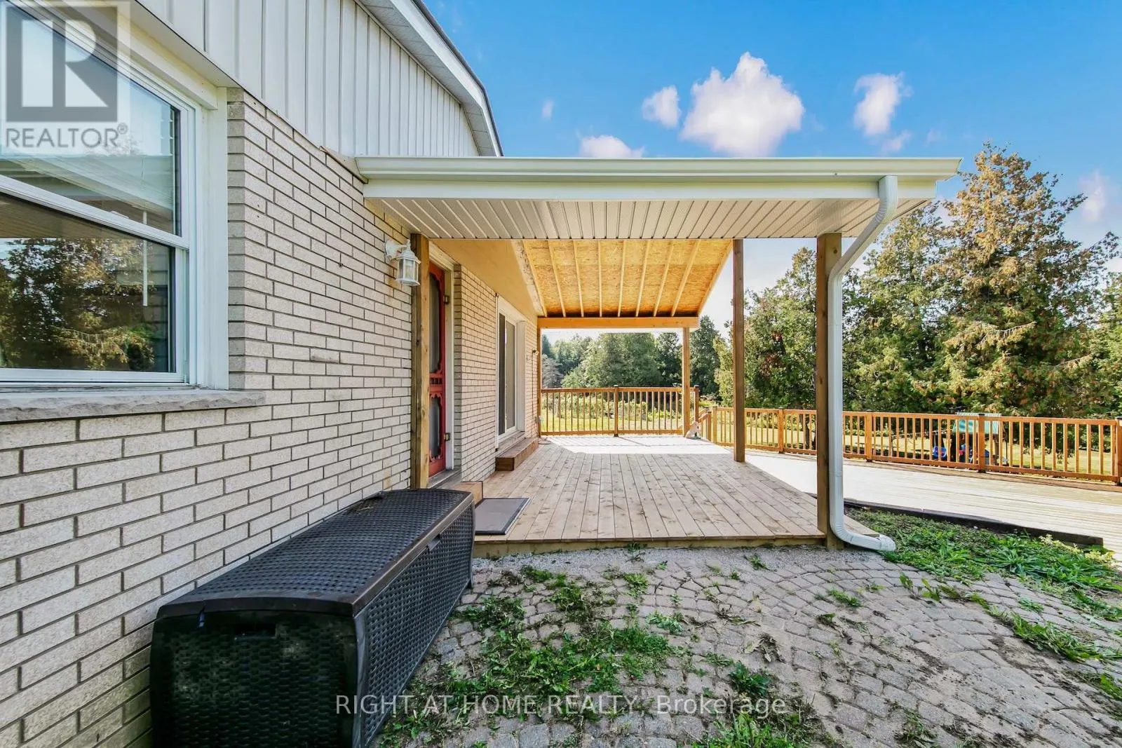 1905 LOCKHART ROAD