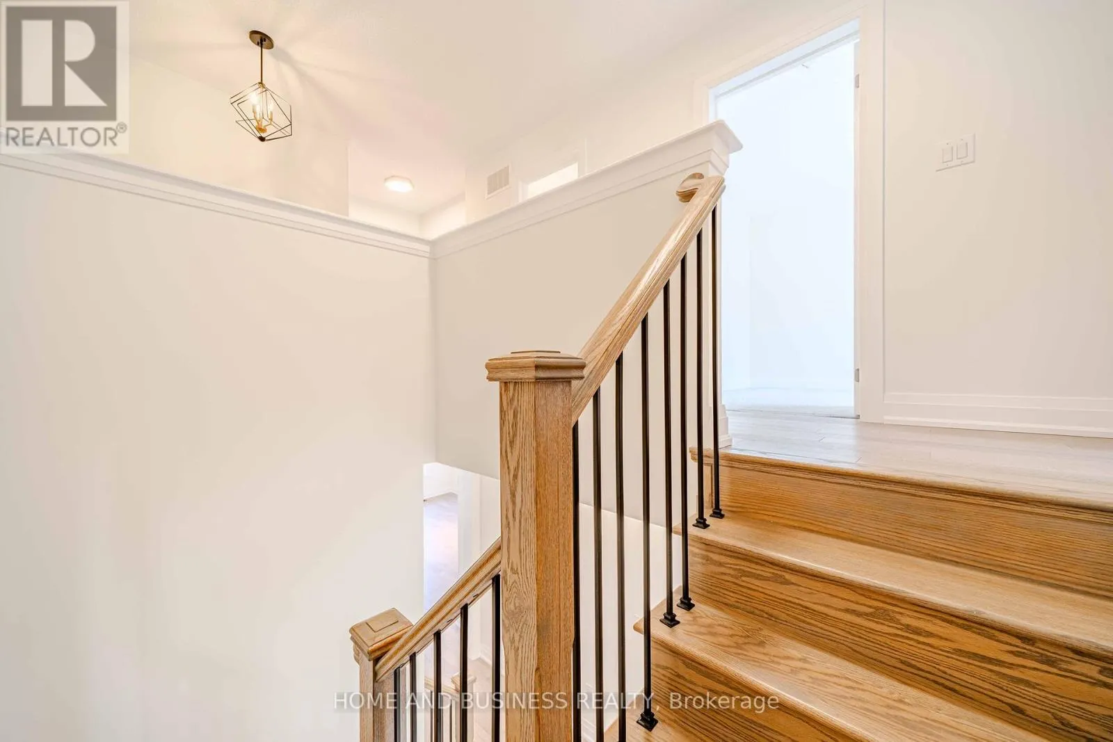 24 CASELY AVENUE