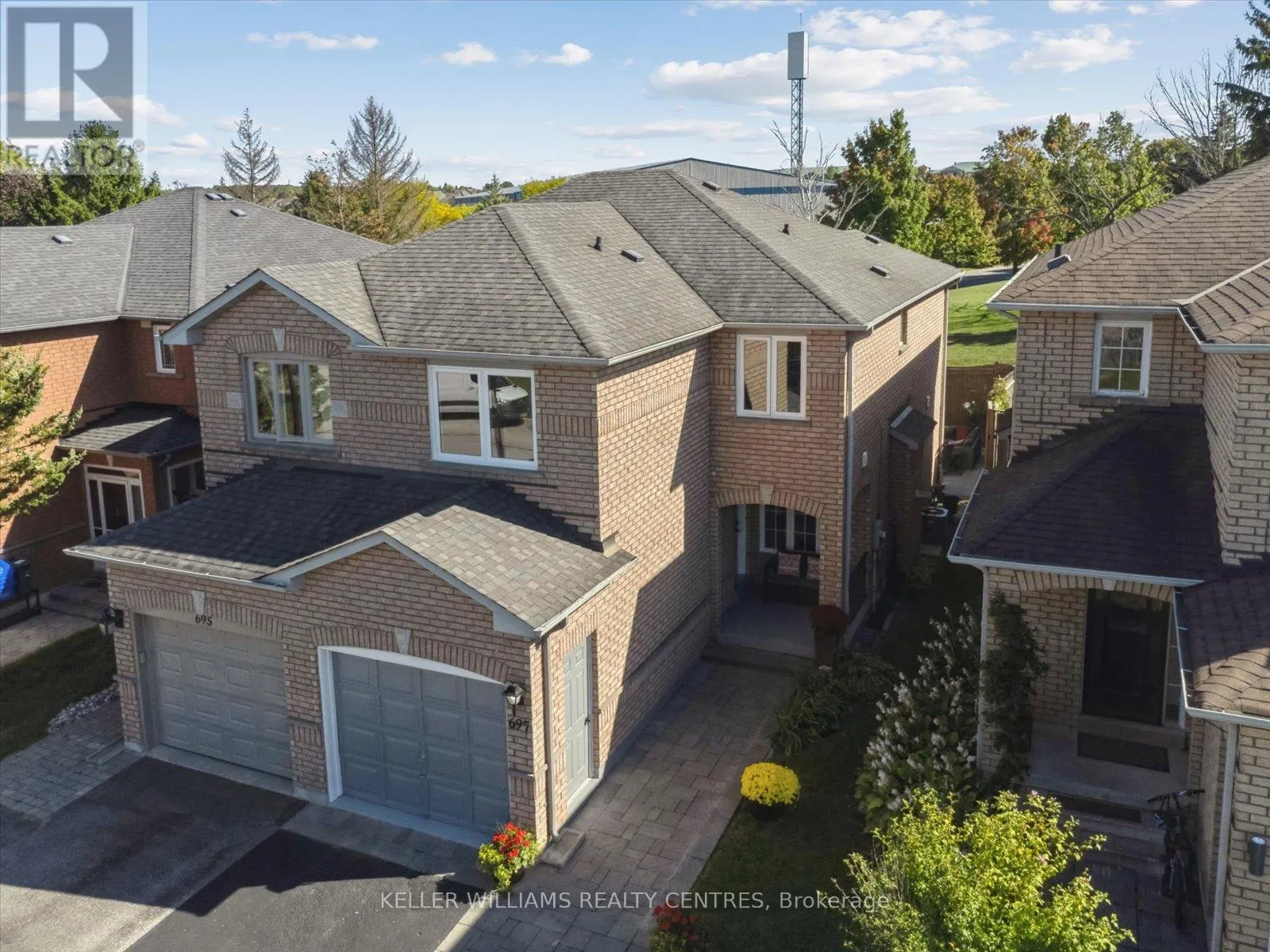 697 WALPOLE CRESCENT