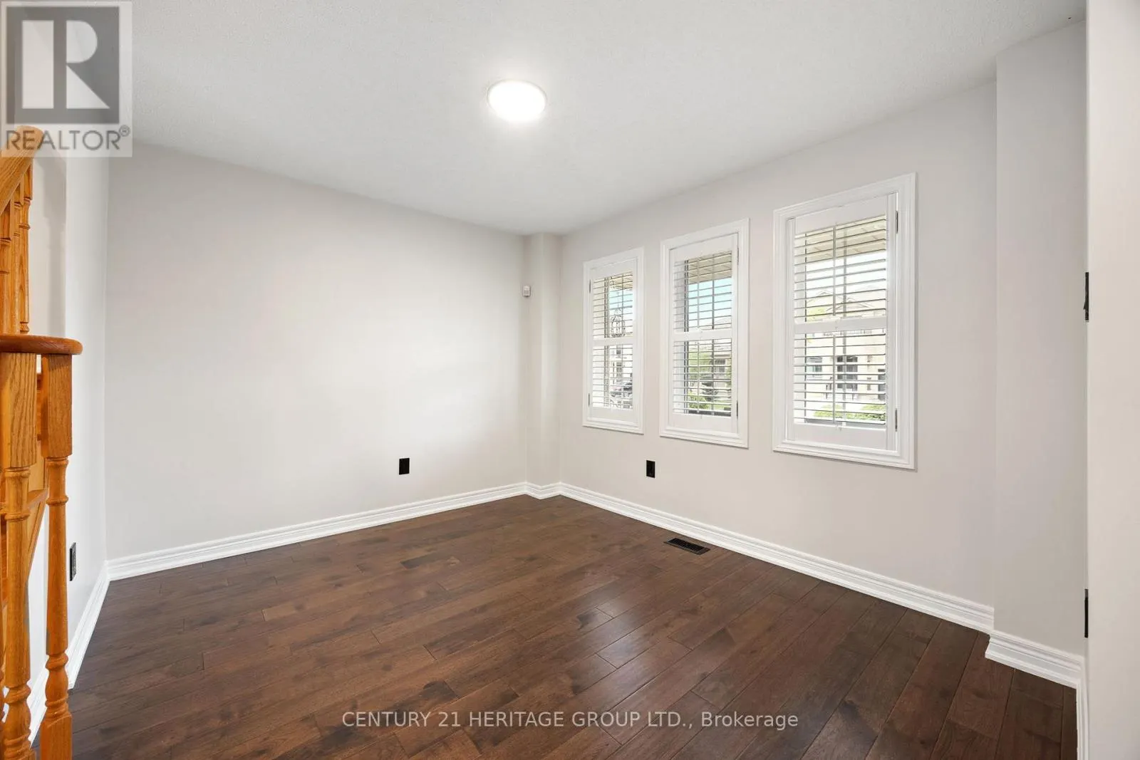 25 WILDBERRY CRESCENT