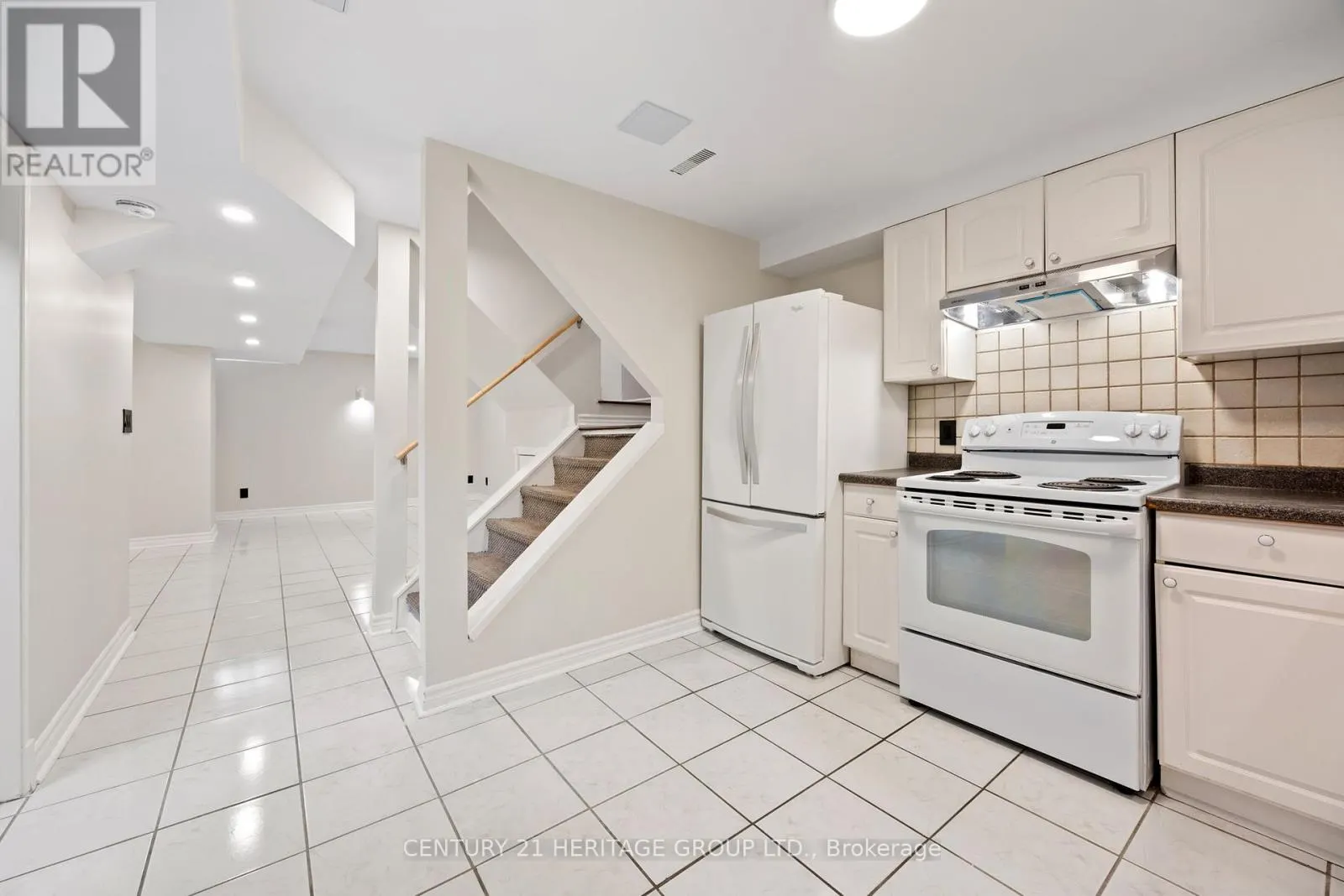 25 WILDBERRY CRESCENT