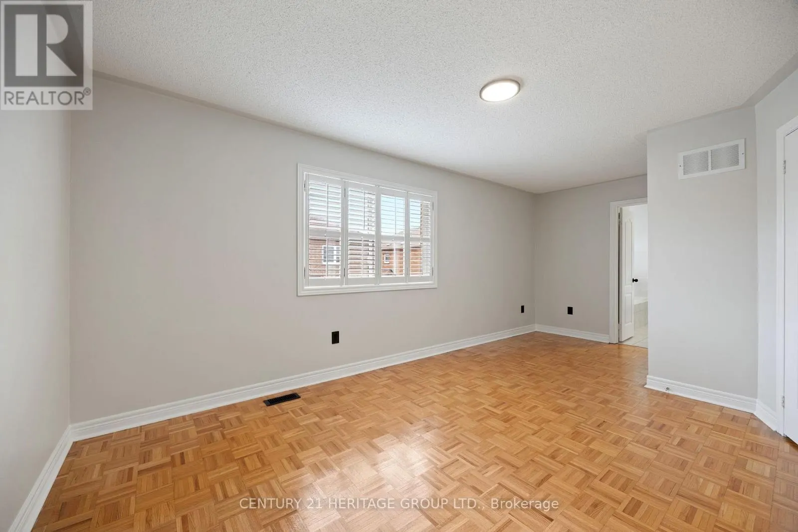 25 WILDBERRY CRESCENT