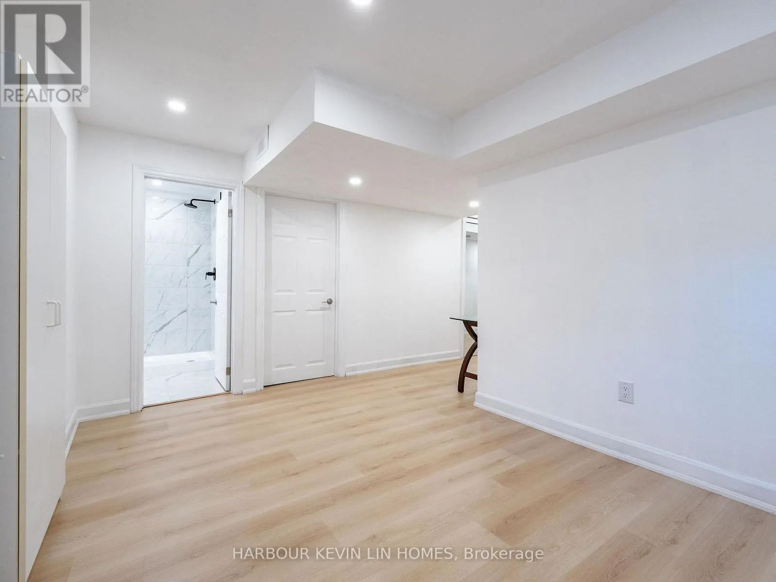 84 GRASSLANDS AVENUE