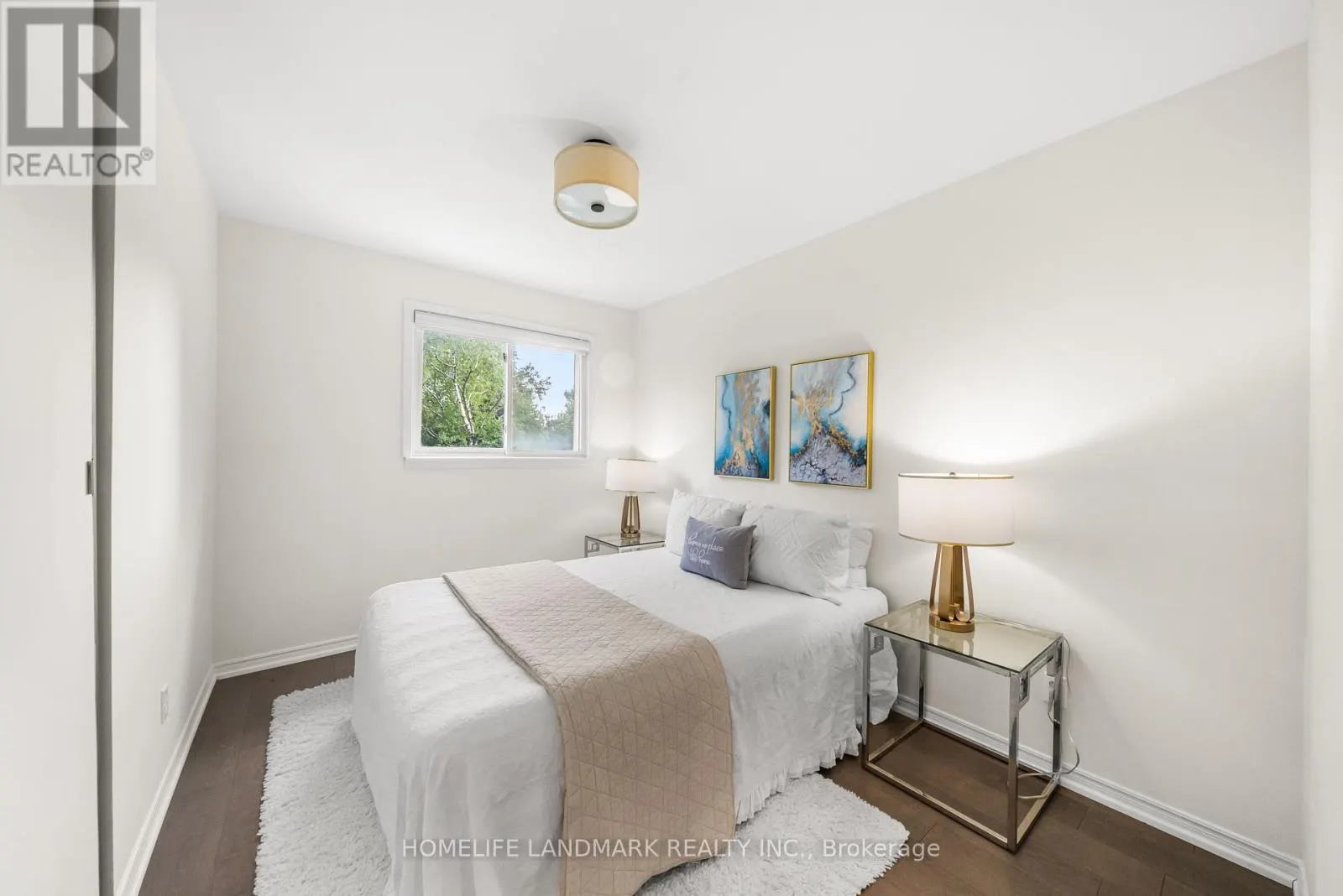 11 JONDAN CRESCENT