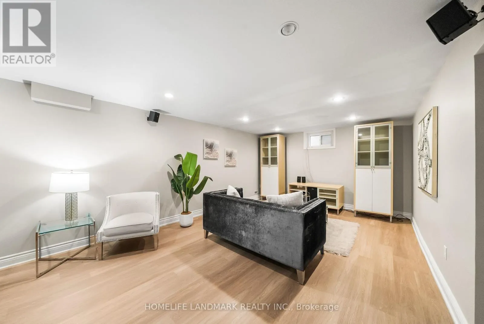 11 JONDAN CRESCENT