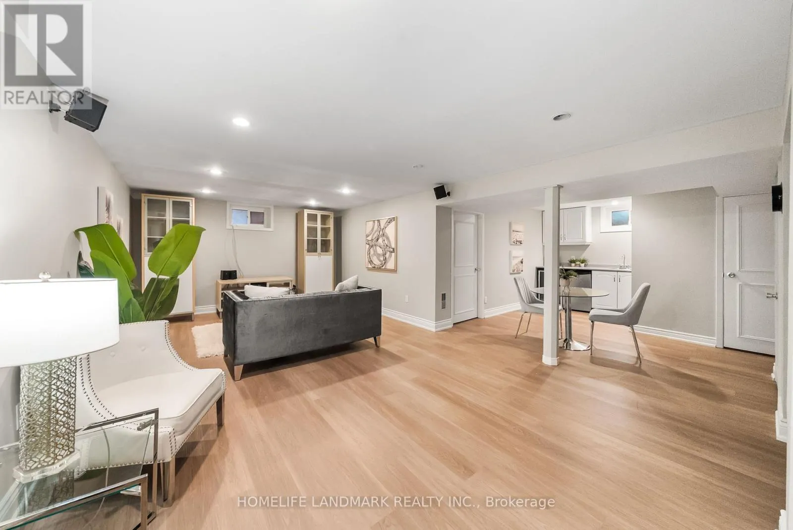 11 JONDAN CRESCENT