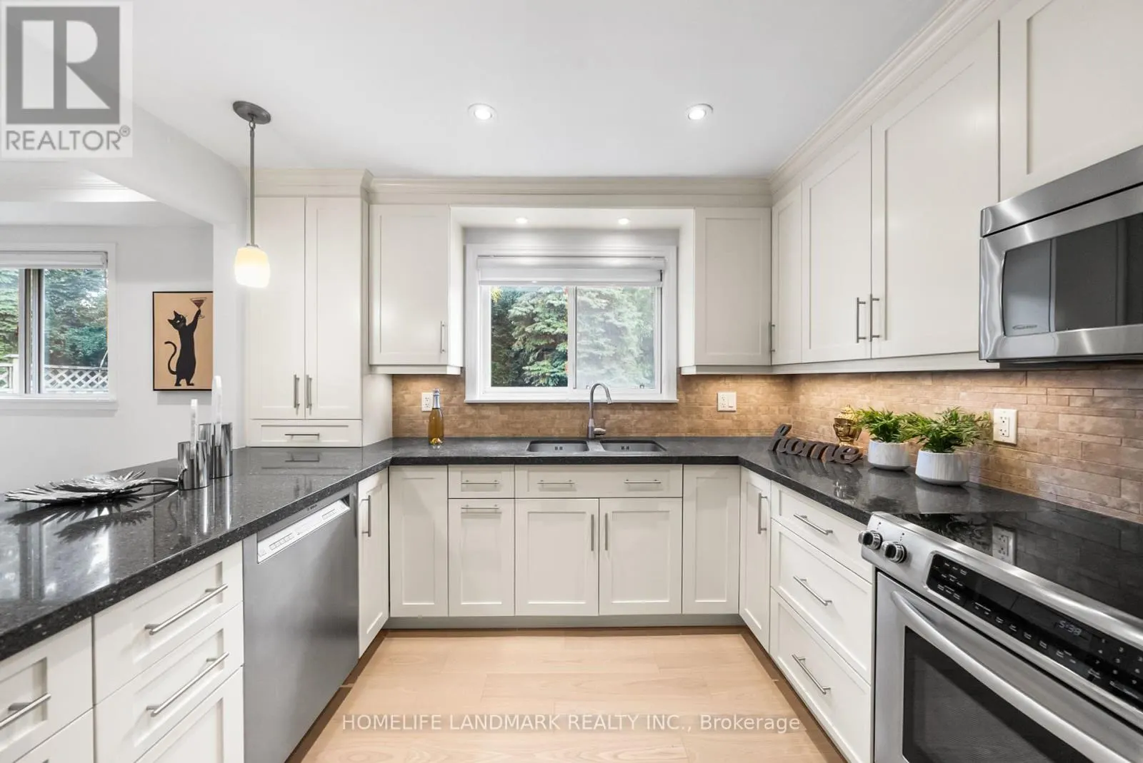 11 JONDAN CRESCENT