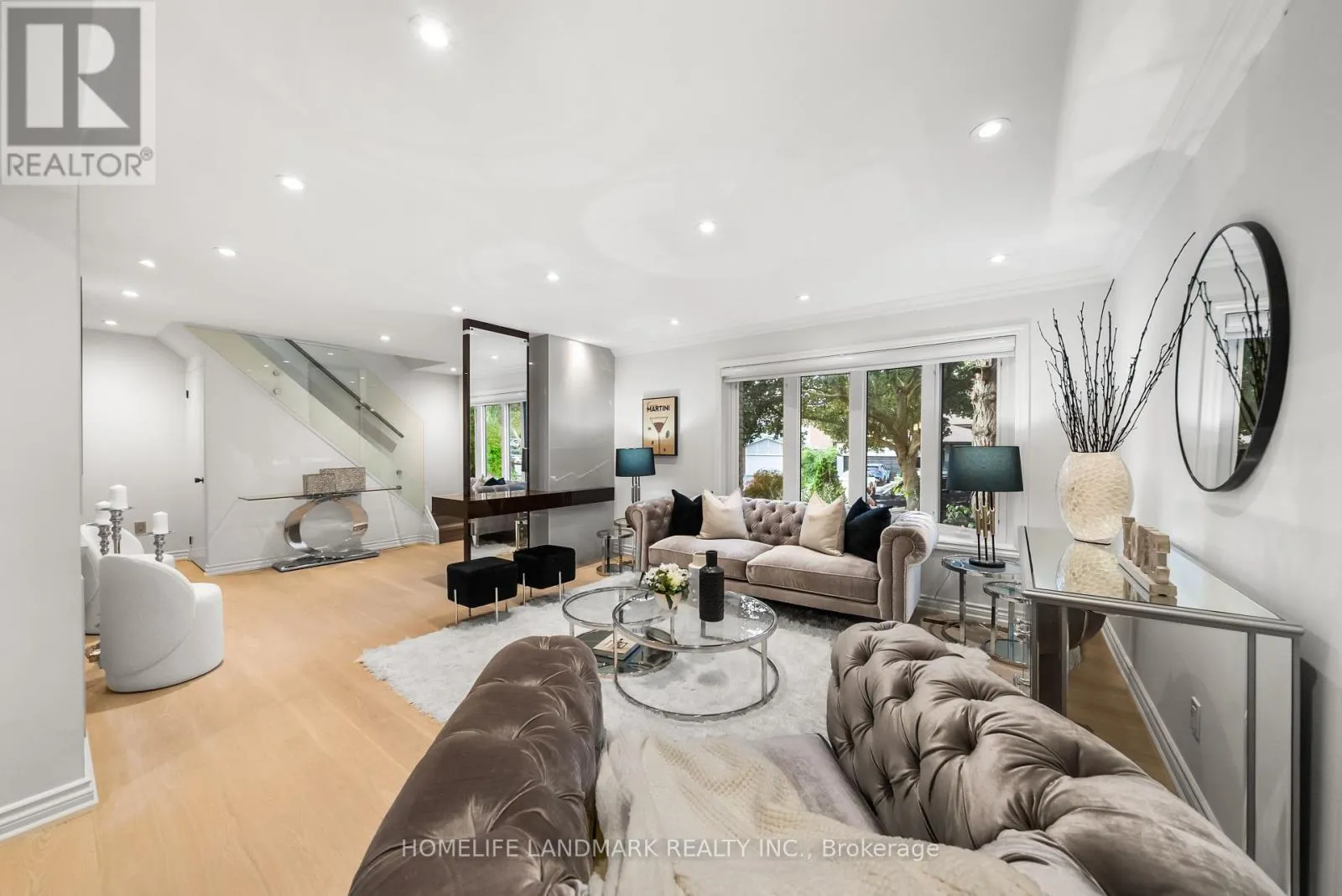 11 JONDAN CRESCENT