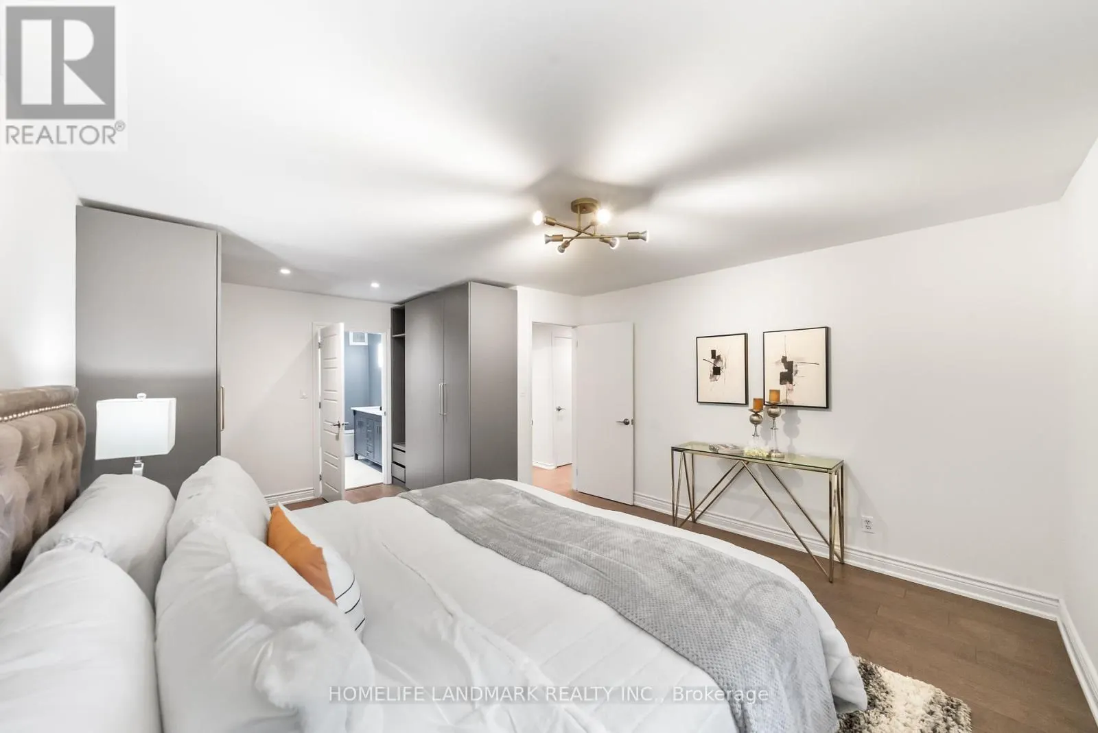 11 JONDAN CRESCENT