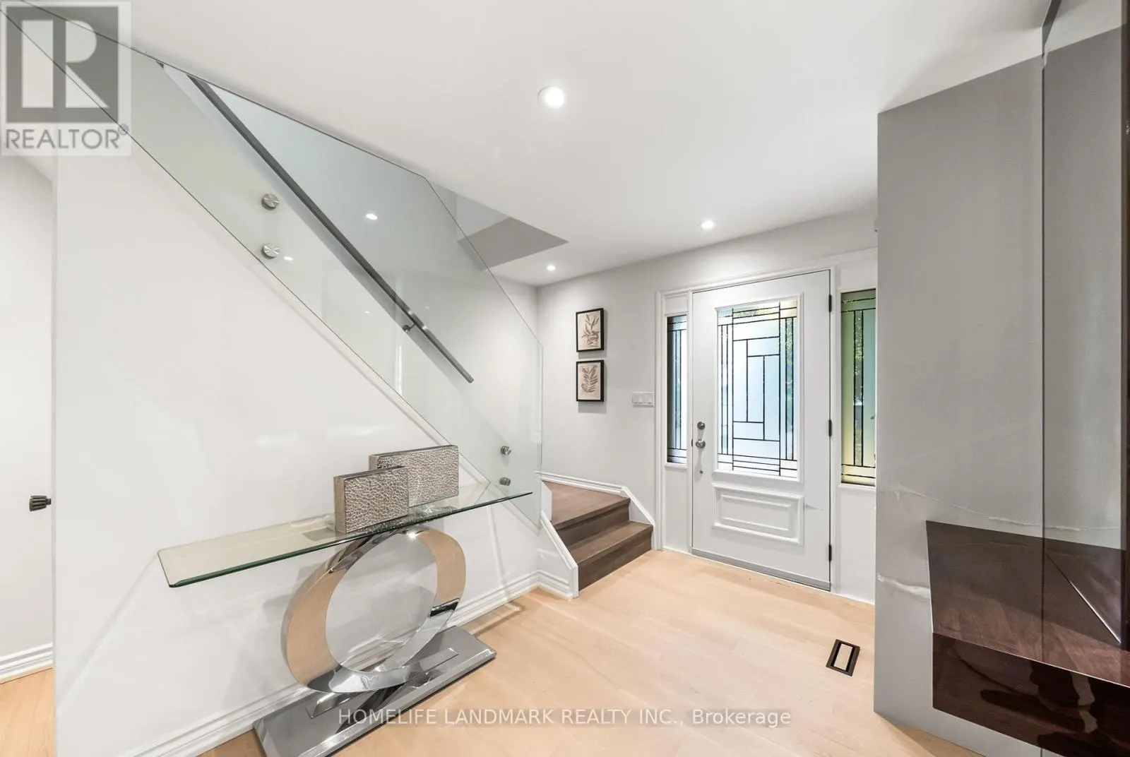 11 JONDAN CRESCENT