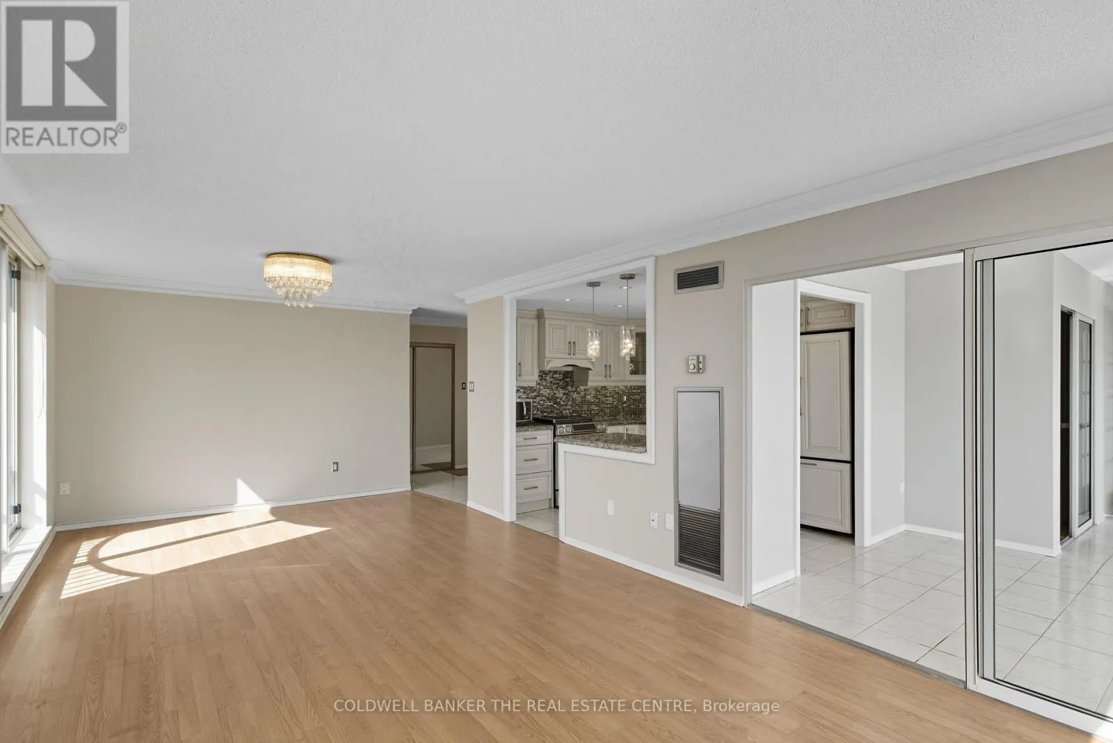 404 - 30 HARDING BOULEVARD W