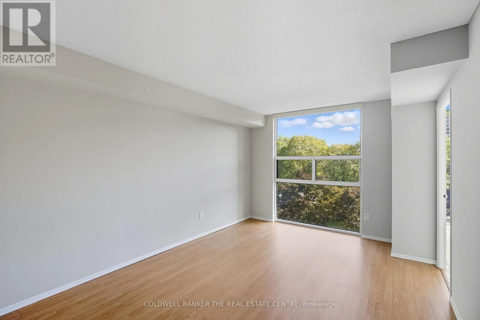 404 - 30 HARDING BOULEVARD W
