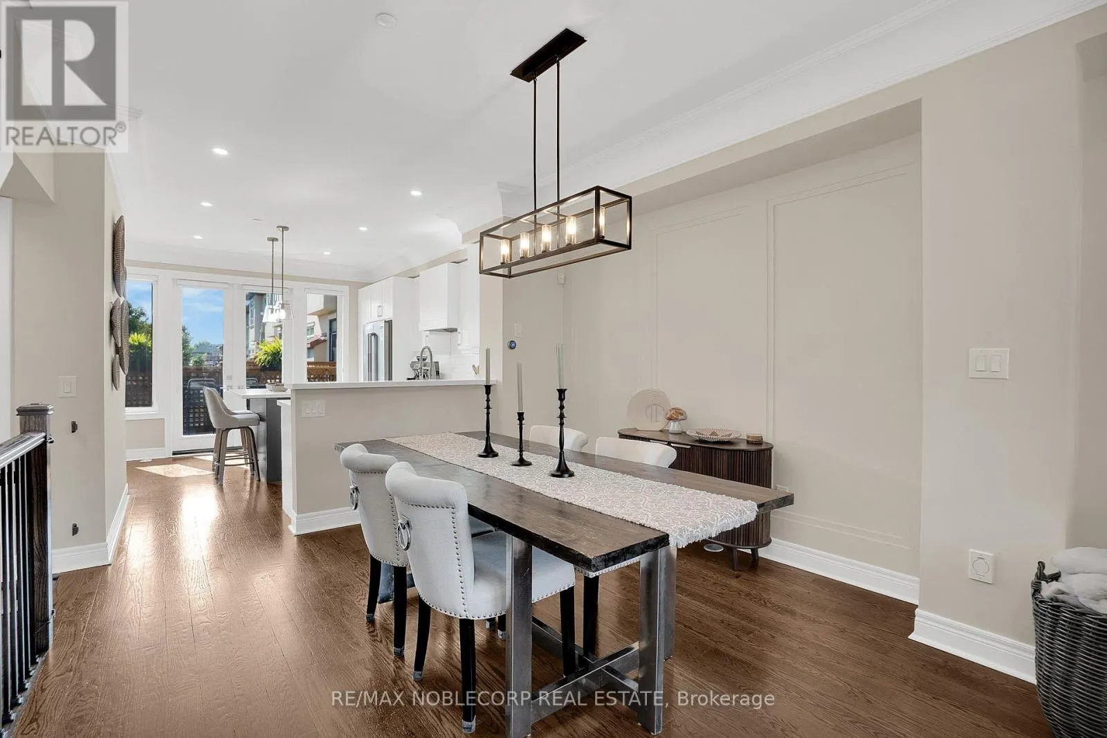 5 - 9 POWSELAND CRESCENT