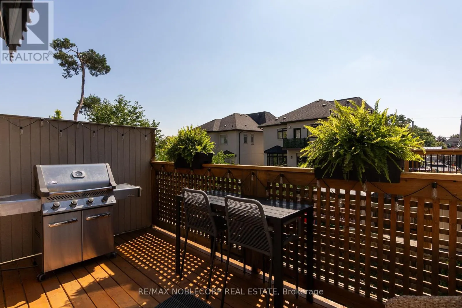 5 - 9 POWSELAND CRESCENT