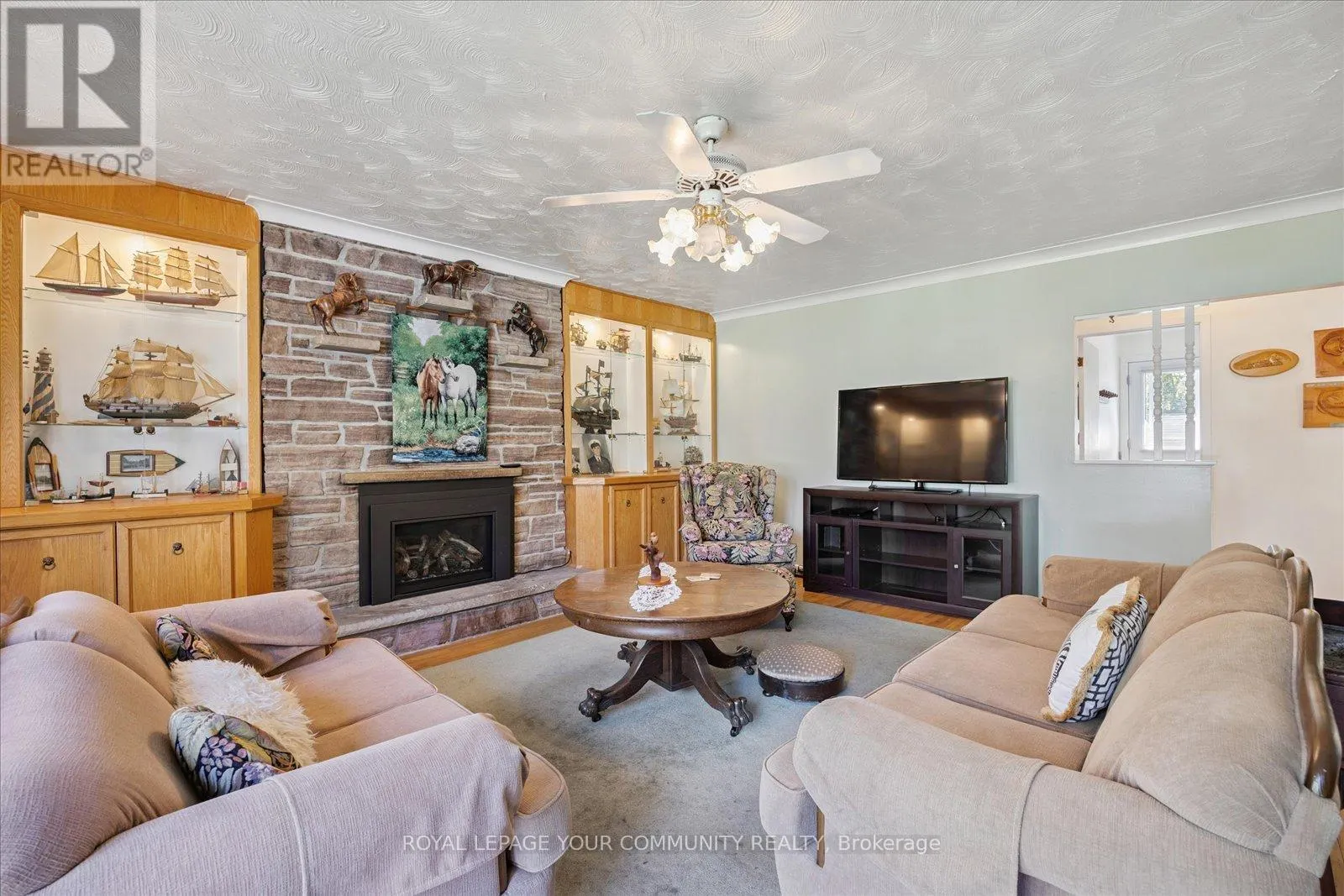 77 SANDRA DRIVE