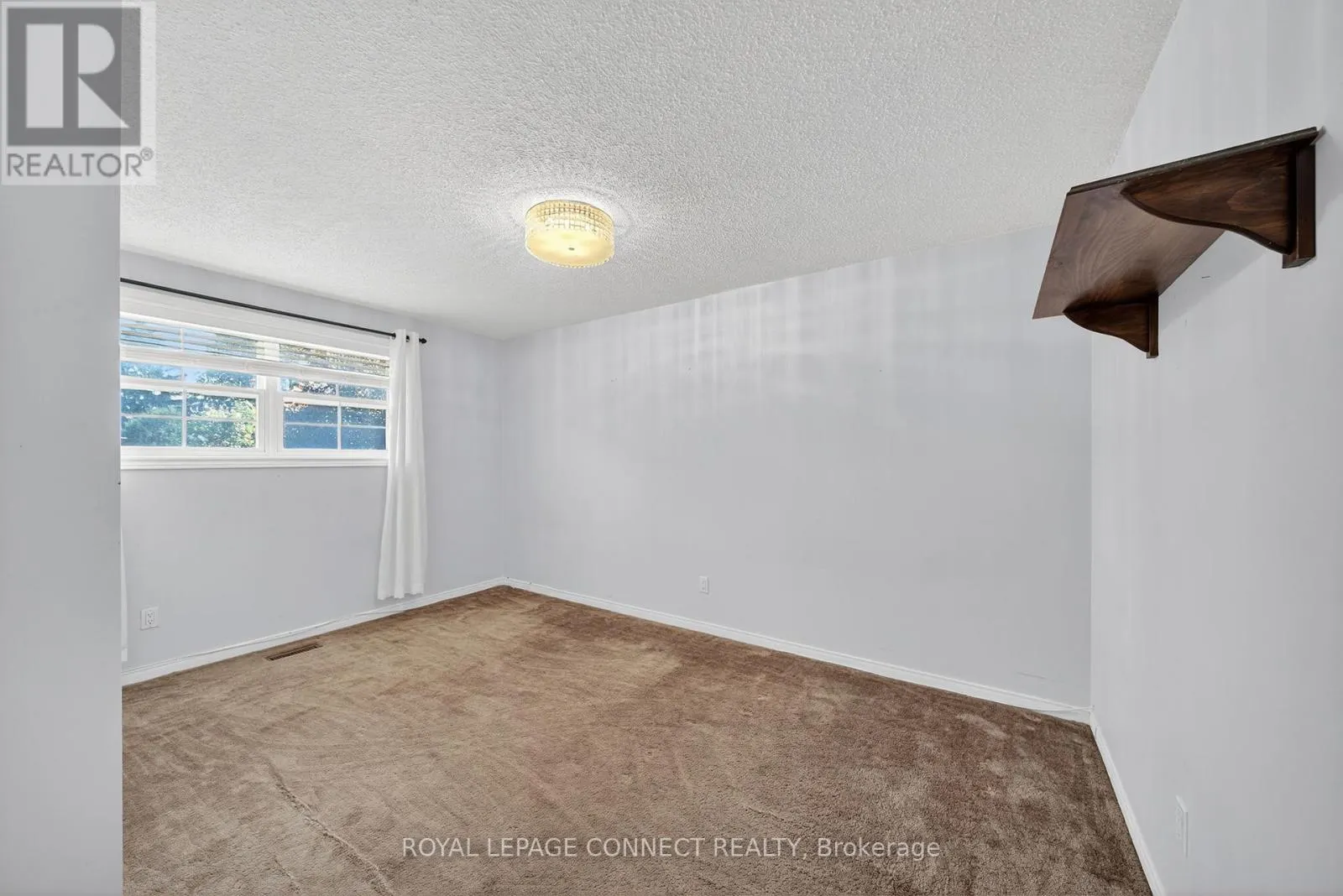 90 GOLF LINKS DRIVE