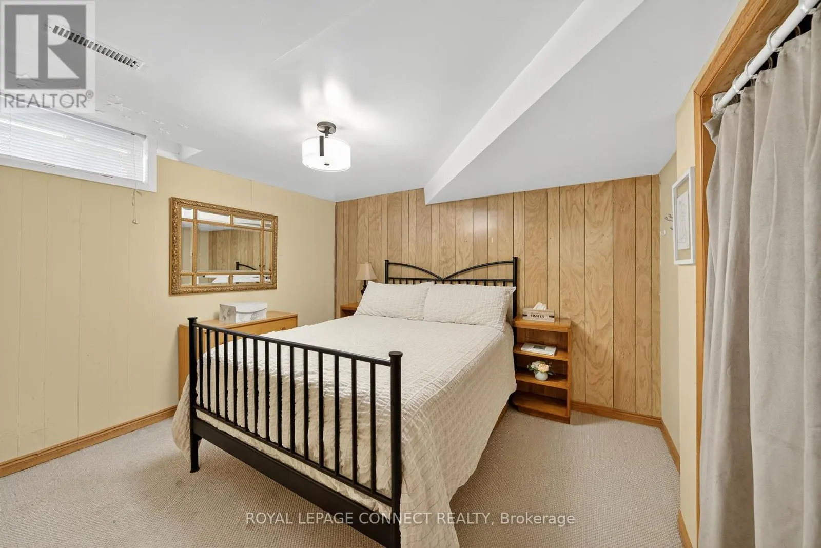 90 GOLF LINKS DRIVE
