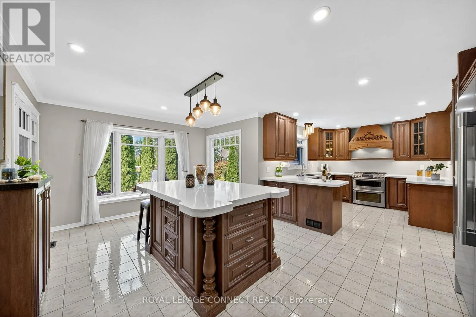 90 GOLF LINKS DRIVE