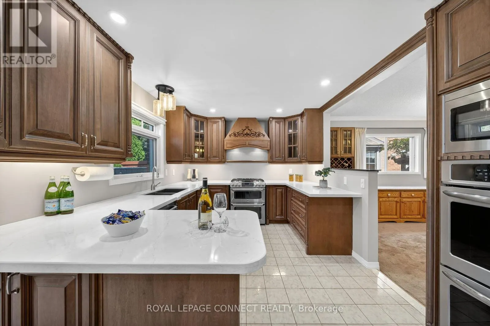 90 GOLF LINKS DRIVE