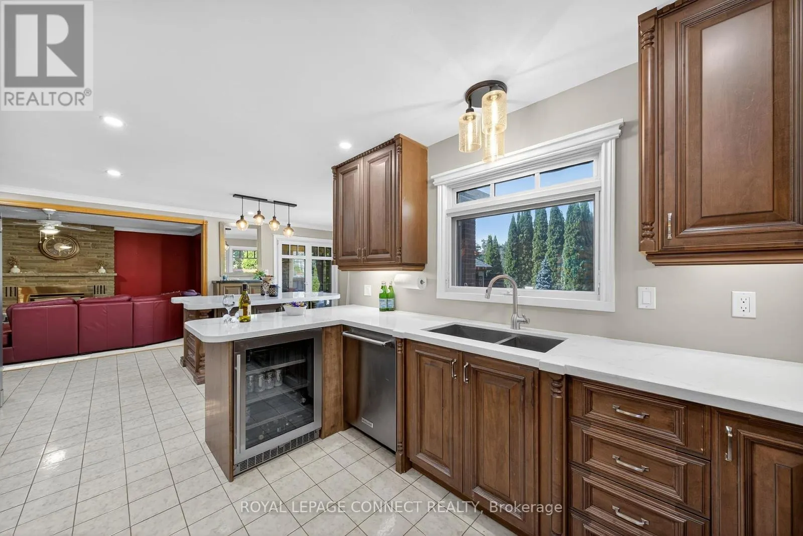 90 GOLF LINKS DRIVE
