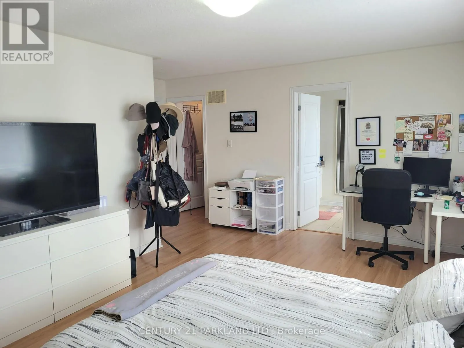 23 OVERHOLD CRESCENT