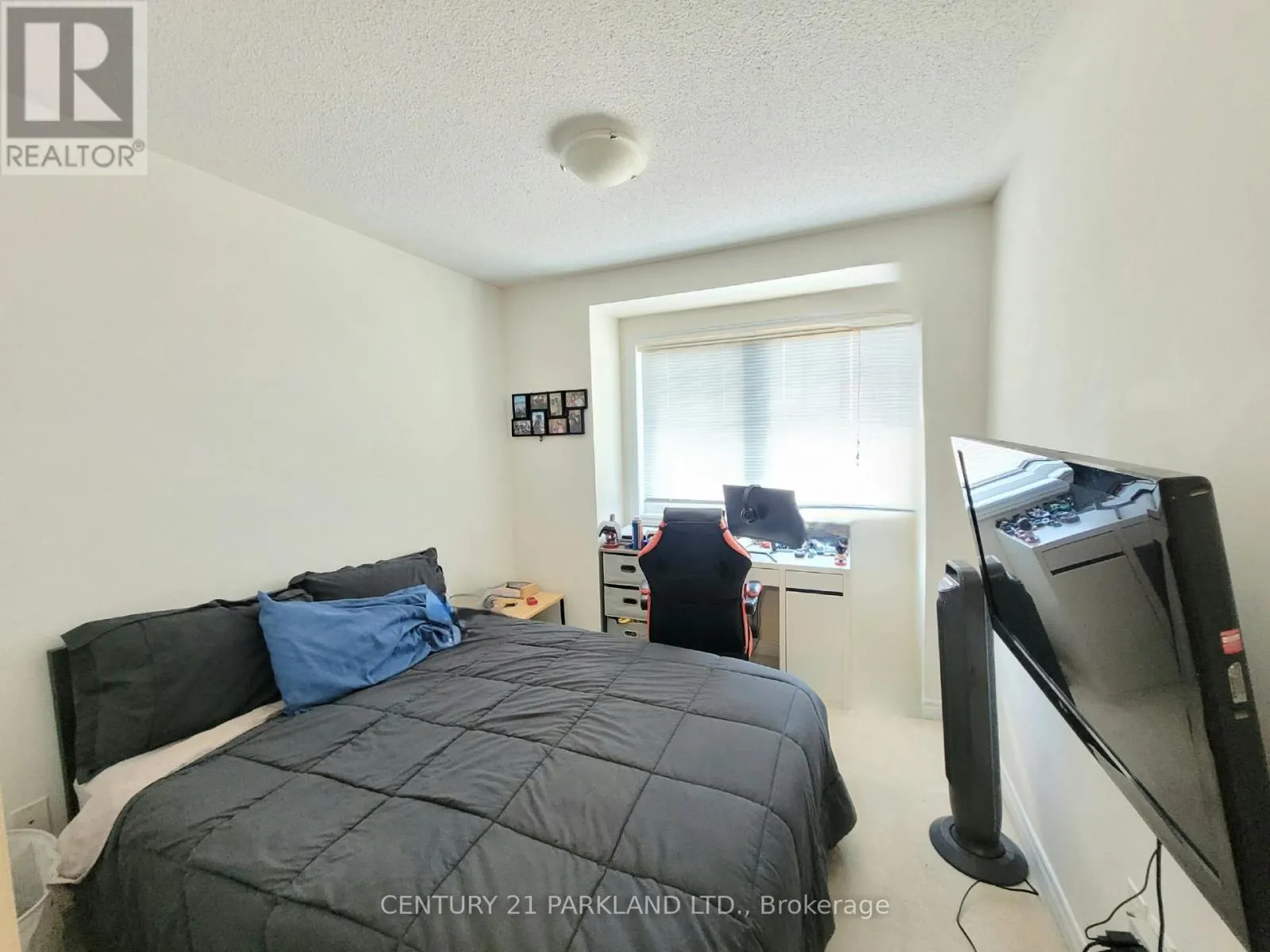 23 OVERHOLD CRESCENT