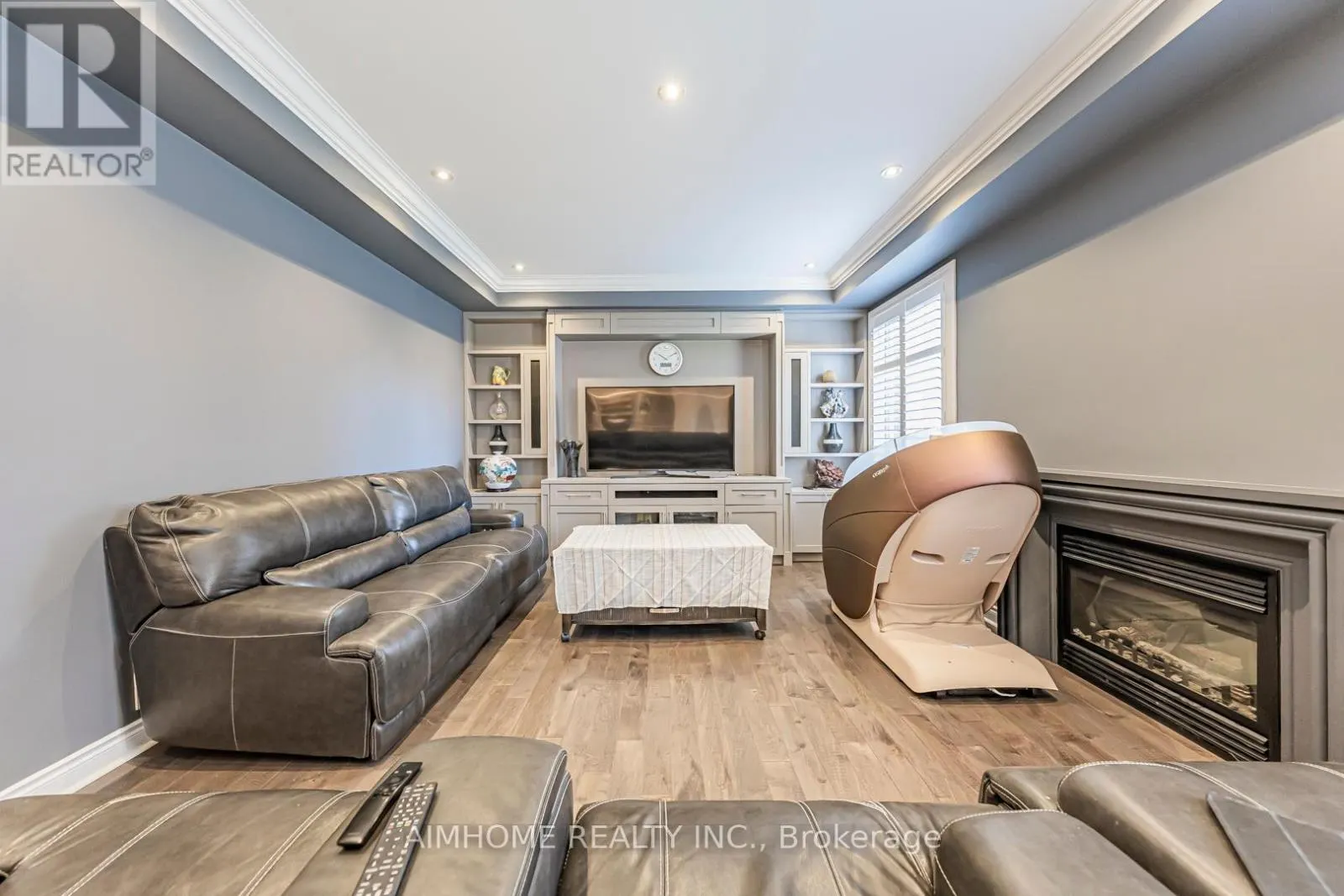 986 WILBUR PIPHER CIRCLE