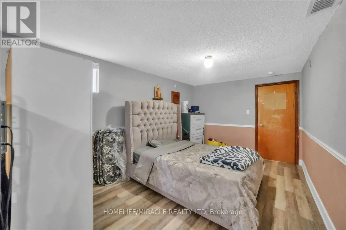 53 AGINCOURT ROAD