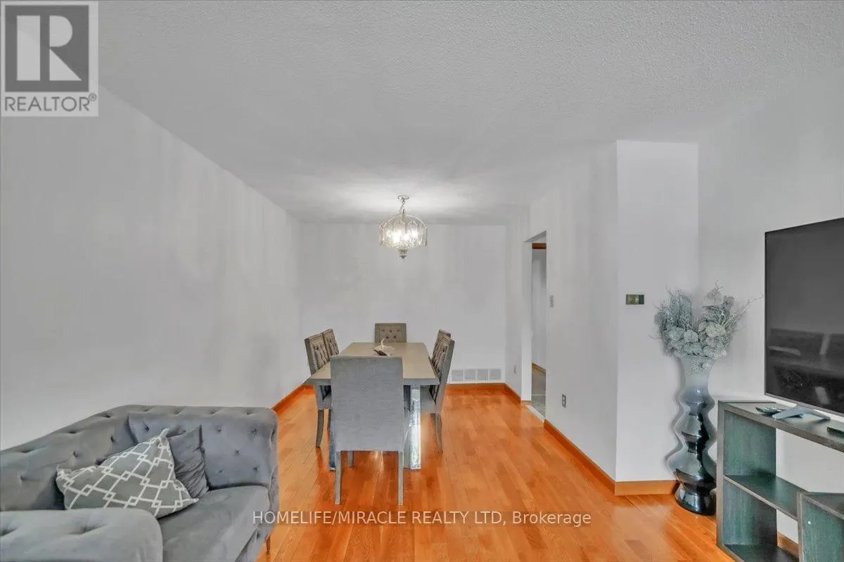53 AGINCOURT ROAD