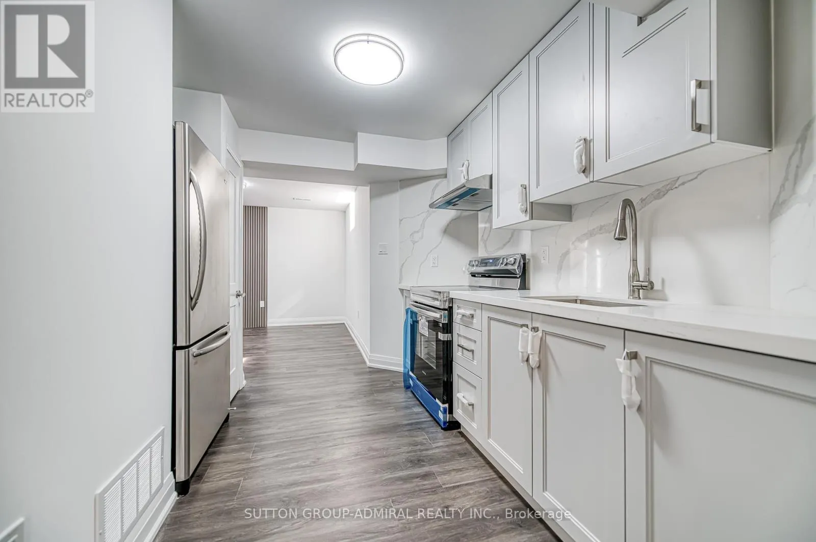 11 SAINT AVENUE