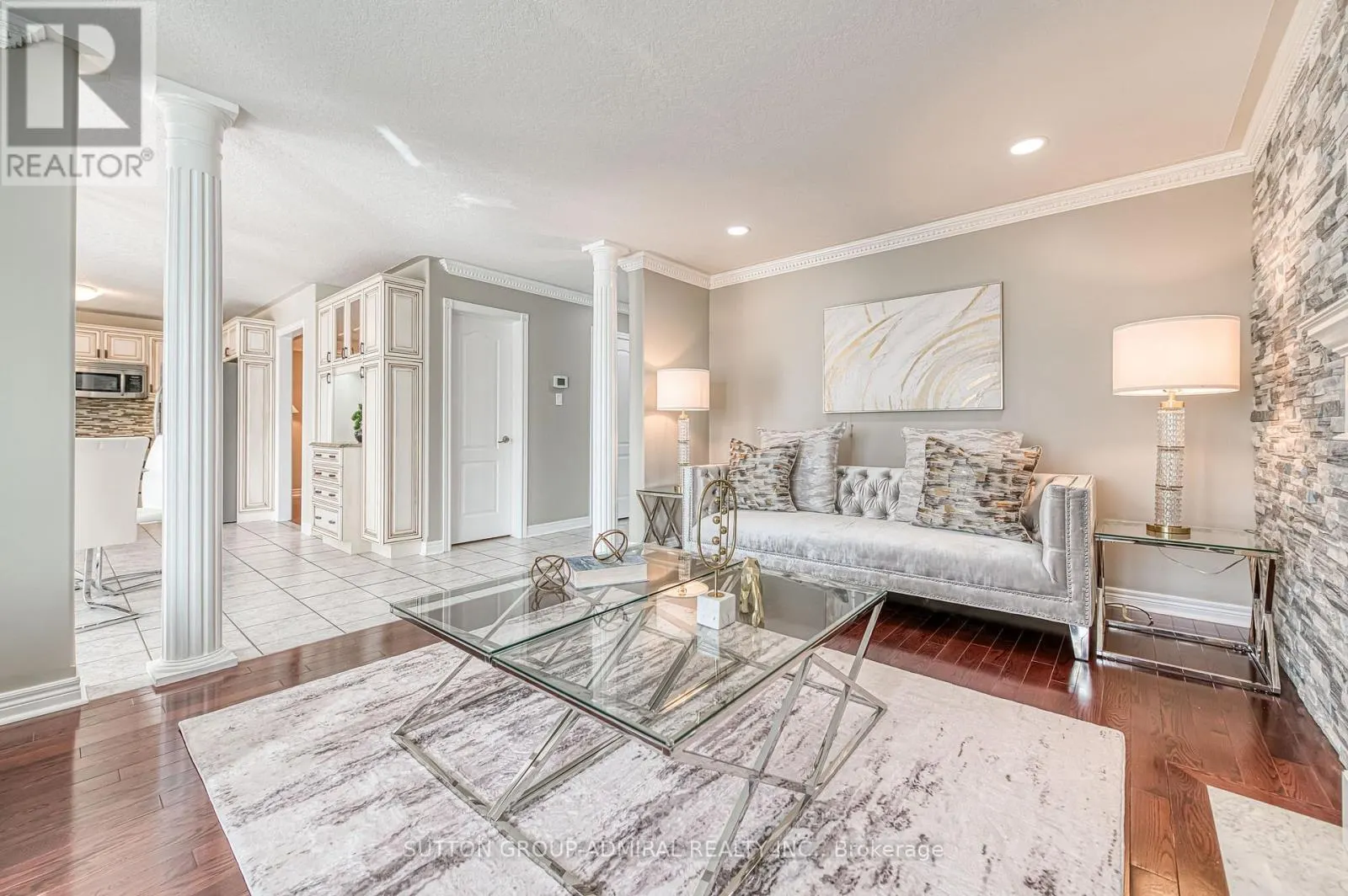 11 SAINT AVENUE