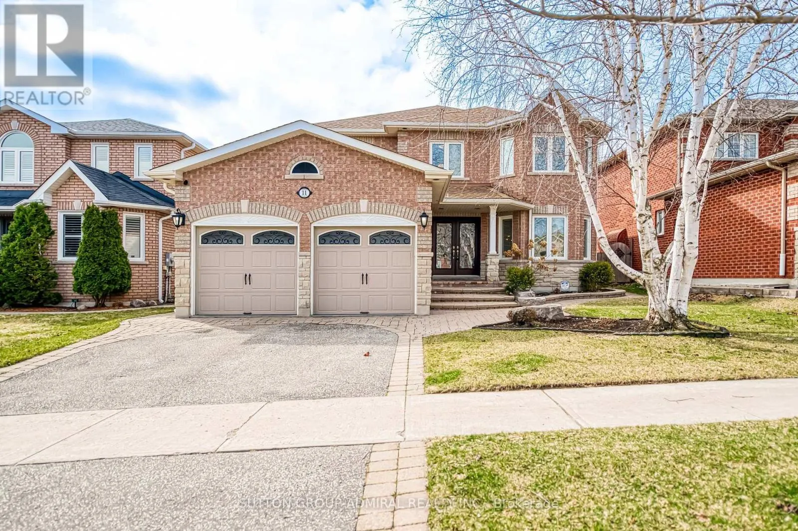 11 SAINT AVENUE